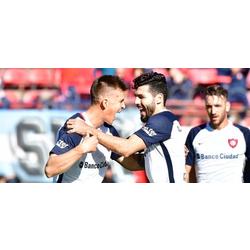 Tricota a Peñarol, con doblete de Reniero y uno de Gudiño, para abrigar una ilusión