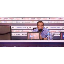 Diego Aguirre y su conferencia del adiós