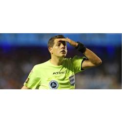 Delfino, el pito ante Banfield