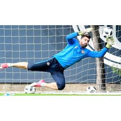 Nico Navarro renovó por 3 años