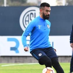 El Chino Rojas concentrado para enfrentar a Racing (Córdoba) y usará la 5