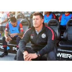 Almirón suspendió su conferencia