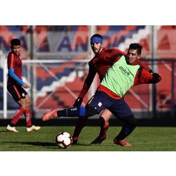 Los titulares golearon 3-0 a Morón y los suplentes cayeron 1-0