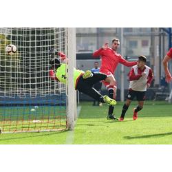 Igualdad con titulares y victoria de los suplentes frente al Pincha