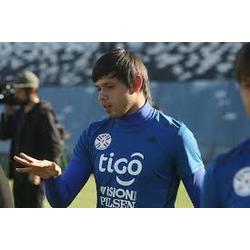 Pizzi probó con Óscar Romero como titular
