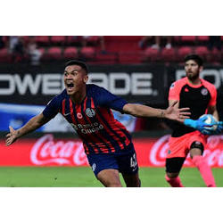 Partidazo y una victoria sufrida y emotiva