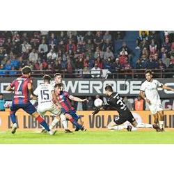 San Lorenzo perdió dos puntos importantes ante un Rojo de capa caída