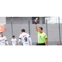 Darío Herrera, el pito en el Centenario